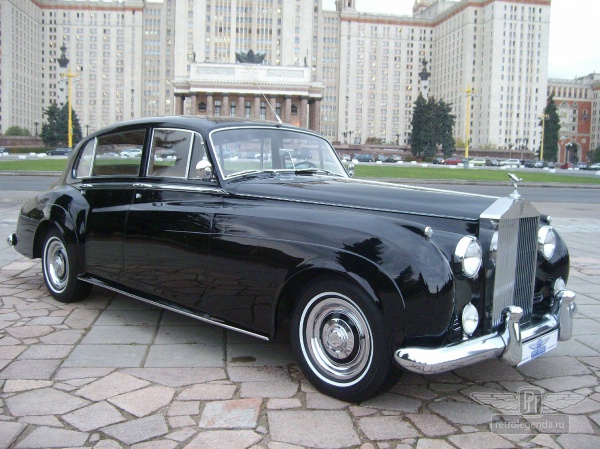 ретро автомобиль Rolls Royce Silver Cloud Long Wheelbase Coachwork by Park Ward Ltd. 1958 год выпуска 