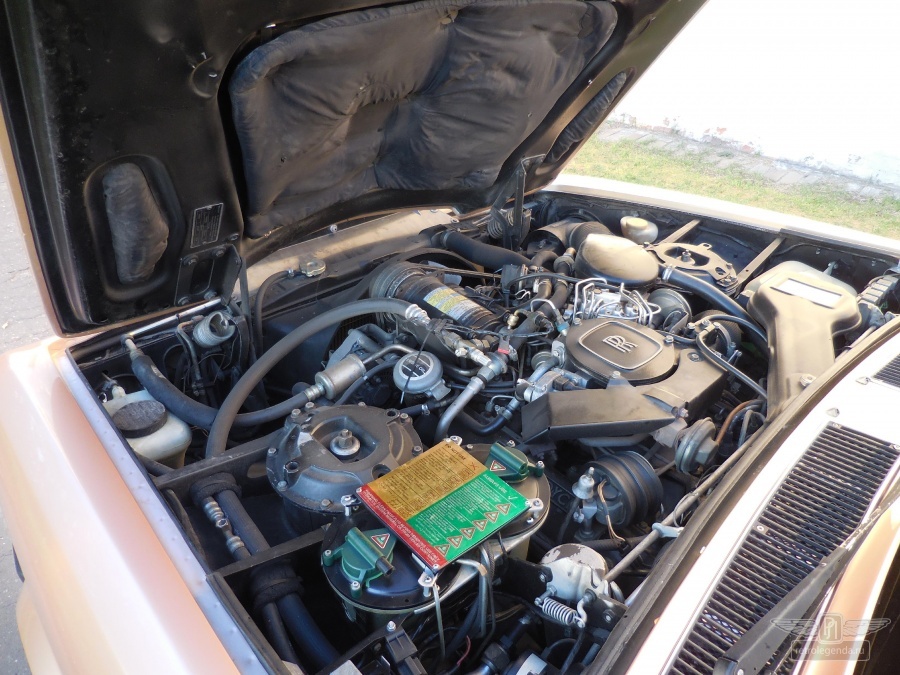 ретро автомобиль Rolls Royce Silver Spur Series 1 1986 год выпуска 