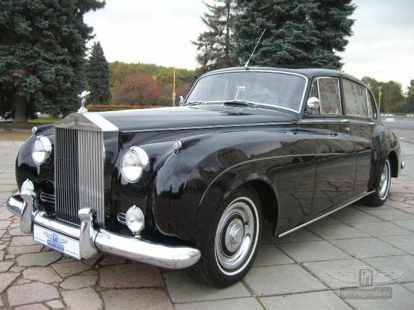 ретро автомобиль Rolls Royce Silver Cloud Long Wheelbase Coachwork by Park Ward Ltd. 1958 год выпуска 