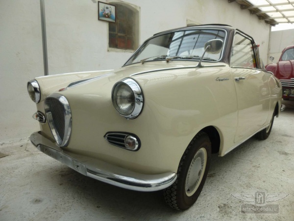 ретро автомобиль Goggomobil Coupe TS250 1960 год выпуска 