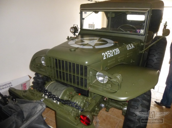 ретро автомобиль Dodge WC57 Command car 1944 год выпуска 