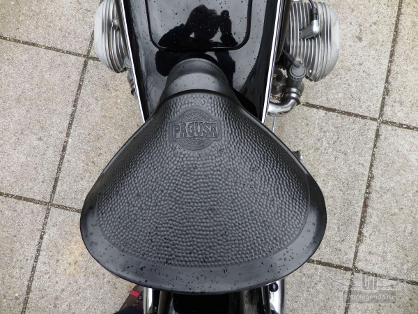 ретро автомобиль BMW R51/2 1952 год выпуска 