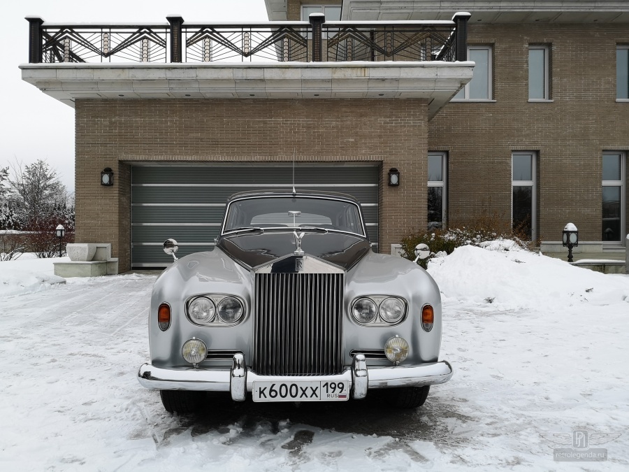 ретро автомобиль Rolls Royce Silver Cloud III 1965 год выпуска 