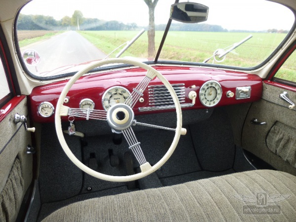 ретро автомобиль Tatra T600 "Tatraplan" 1951 год выпуска 