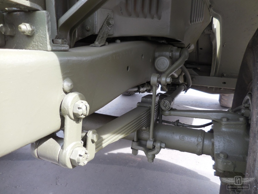 ретро автомобиль Dodge WC58 Radio Command car 1943 год выпуска 