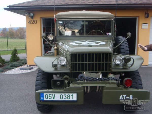 ретро автомобиль Dodge WC57 Command car 1944 год выпуска 