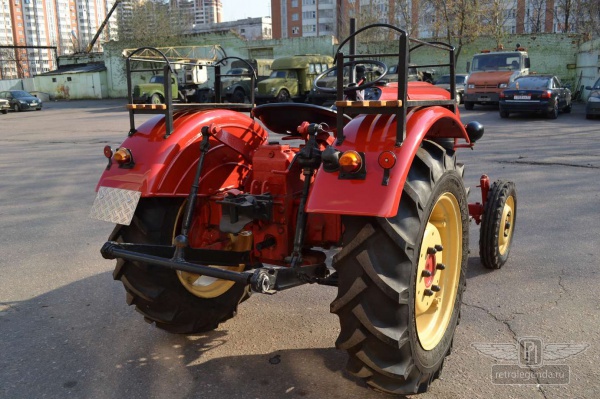 ретро автомобиль PORSCHE DIESEL STANDARD 1960 год выпуска 