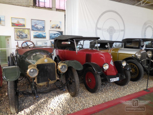 ретро автомобиль Renault NN 1926 год выпуска 