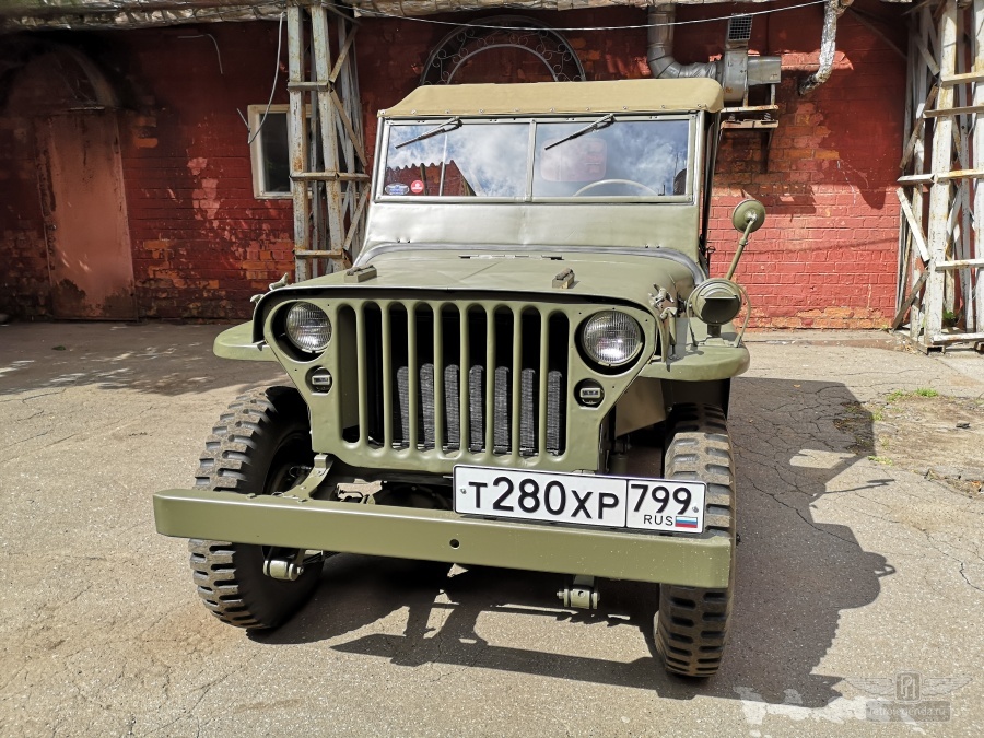 ретро автомобиль Willys MB 1944 год выпуска 