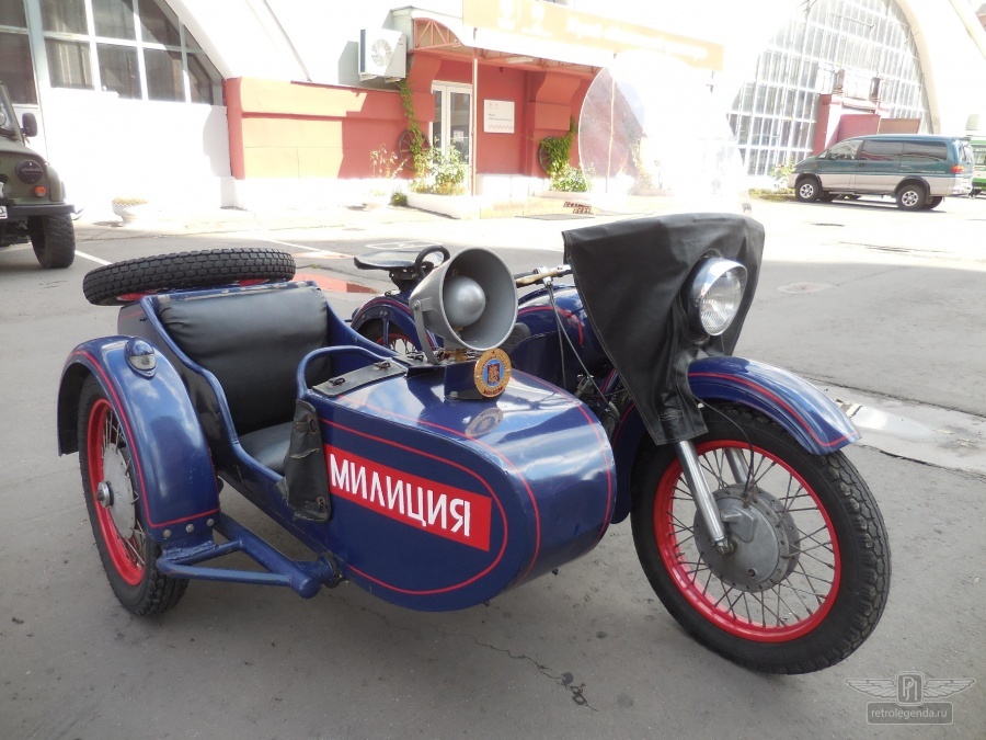 ретро автомобиль УРАЛ М62 1962 год выпуска 