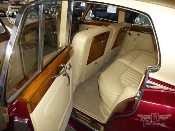 ретро автомобиль ROLLS-ROYCE SILVER CLOUD I RADFORD EDITION 1959 год выпуска 