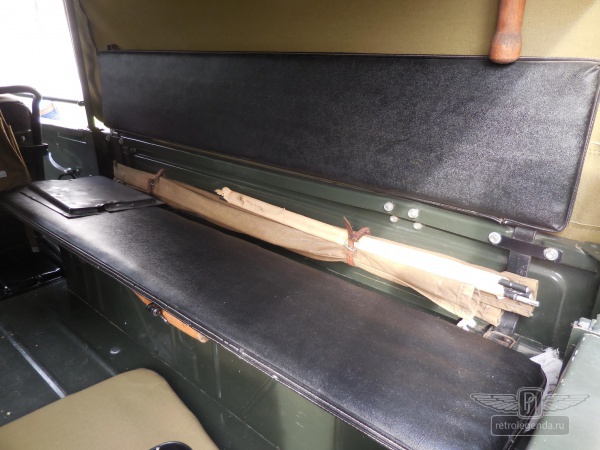 ретро автомобиль ГАЗ 69  1964 год выпуска 