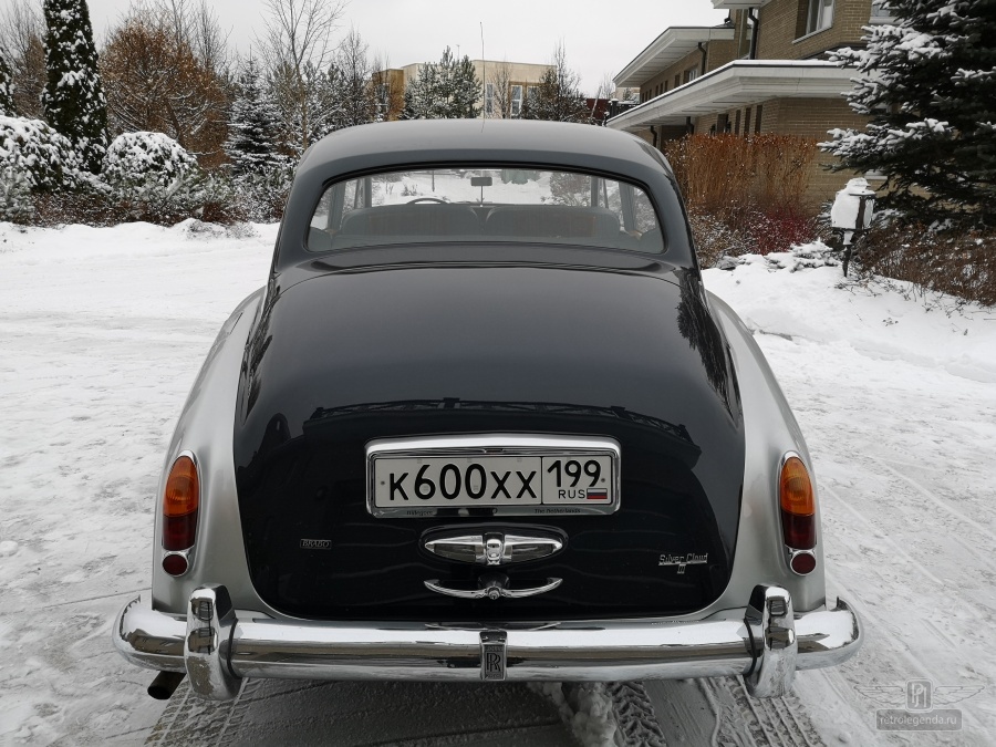 ретро автомобиль Rolls Royce Silver Cloud III 1965 год выпуска 