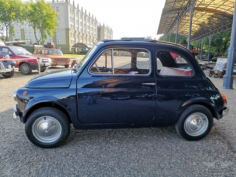 ретро автомобиль FIAT 500 1970 год выпуска 