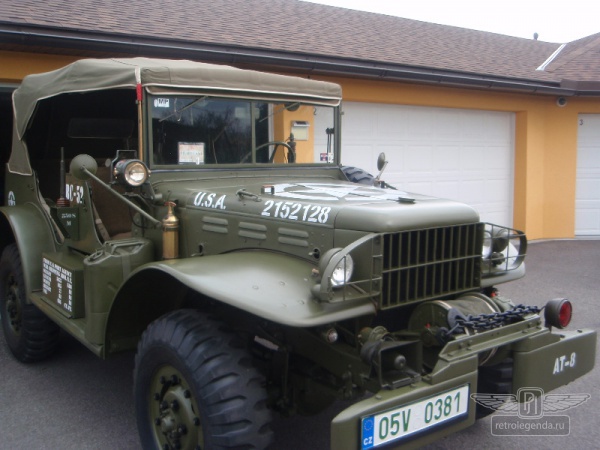 ретро автомобиль Dodge WC57 Command car 1944 год выпуска 