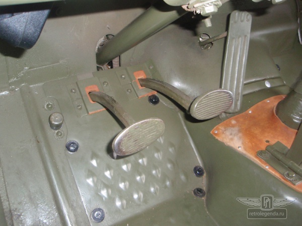 ретро автомобиль Dodge WC57 Command car 1944 год выпуска 