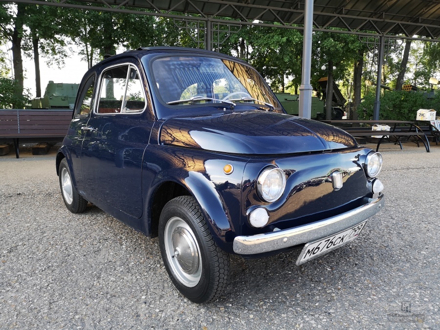 ретро автомобиль FIAT 500 1970 год выпуска 