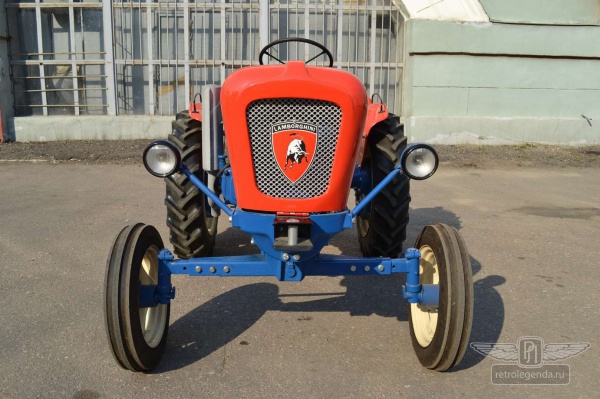 ретро автомобиль Lamborghini Lamborghinetta 1958 год выпуска 