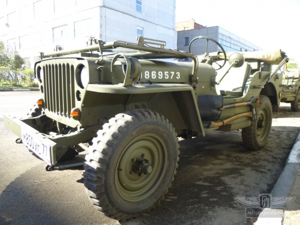 ретро автомобиль Willys MB 1944 год выпуска 