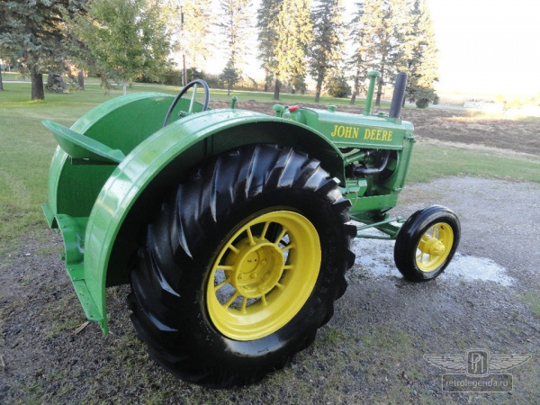 ретро автомобиль John Deere 'AR' 1935 год выпуска 