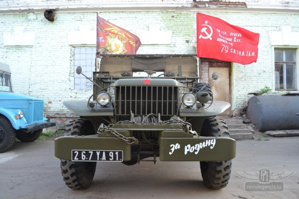 ретро автомобиль Dodge WC52 1942 год выпуска 