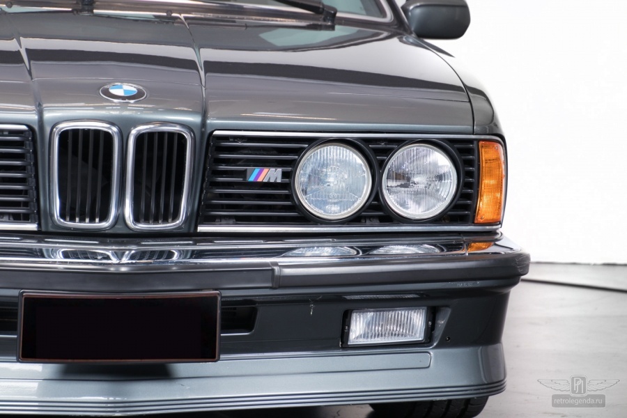 ретро автомобиль BMW 635CSi M 1985 год выпуска 