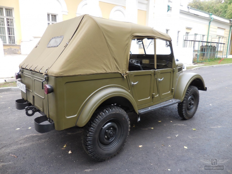ретро автомобиль ГАЗ 69 1956 год выпуска 