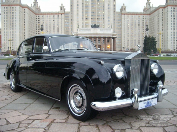 ретро автомобиль Rolls Royce Silver Cloud Long Wheelbase Coachwork by Park Ward Ltd. 1958 год выпуска 