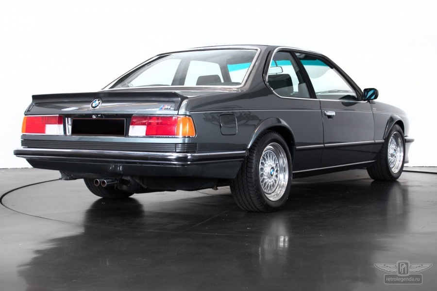 ретро автомобиль BMW 635CSi M 1985 год выпуска 