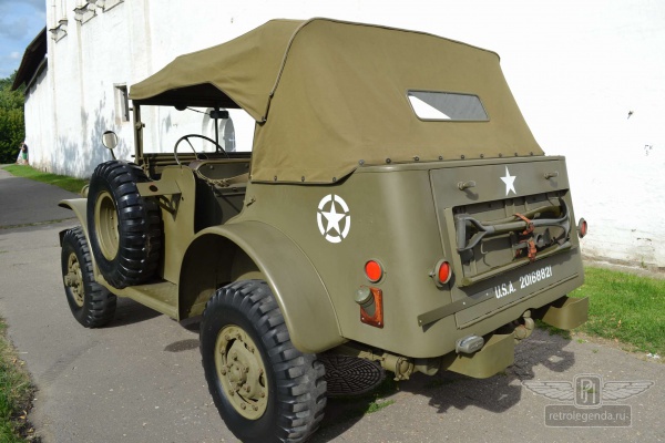 ретро автомобиль Dodge WC56 1942 год выпуска 