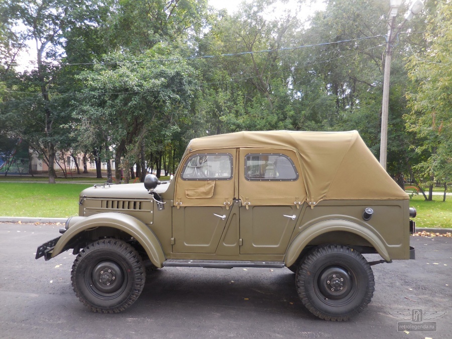 ретро автомобиль ГАЗ 69 1956 год выпуска 