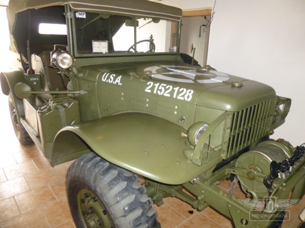 ретро автомобиль Dodge WC57 Command car 1944 год выпуска 