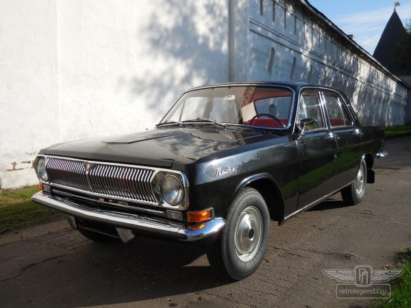 ретро автомобиль Волга ГАЗ 24 1972 год выпуска 