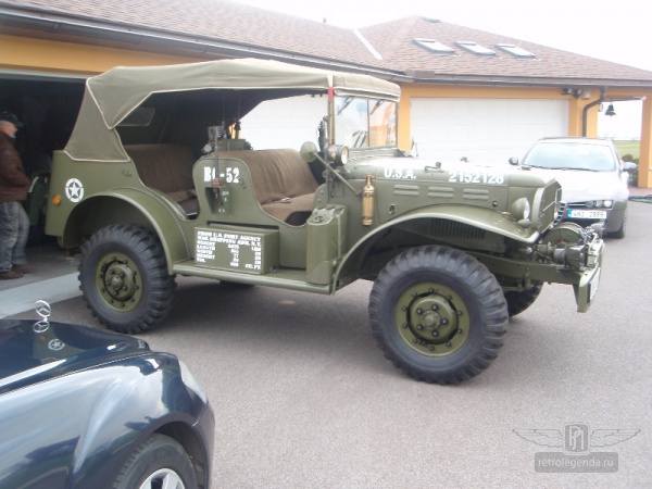 ретро автомобиль Dodge WC57 Command car 1944 год выпуска 