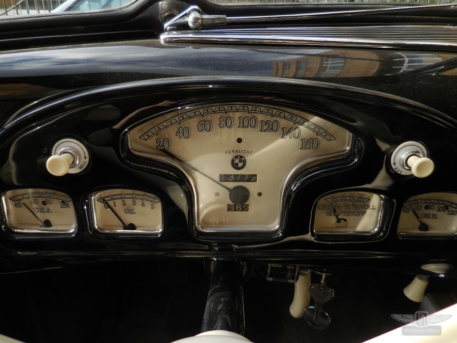 ретро автомобиль BMW 327 Coupe Autenrieth 1939 год выпуска 