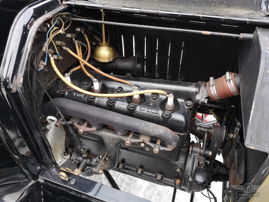 ретро автомобиль Ford model T Touring Phaeton 1916 год выпуска 