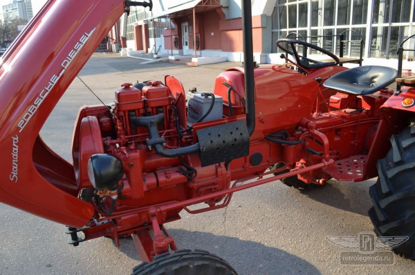 ретро автомобиль PORSCHE DIESEL STANDARD 1960 год выпуска 