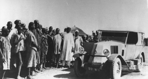 ретро автомобиль Renault NN 1926 год выпуска 