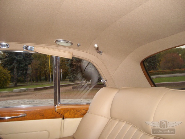 ретро автомобиль Rolls Royce Silver Cloud Long Wheelbase Coachwork by Park Ward Ltd. 1958 год выпуска 