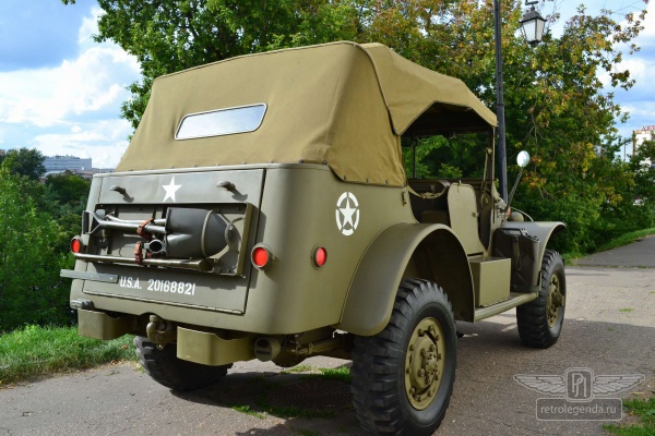 ретро автомобиль Dodge WC56 1942 год выпуска 