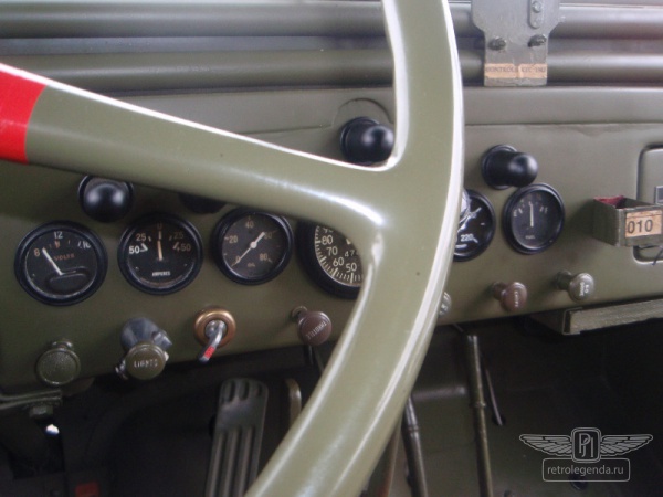 ретро автомобиль Dodge WC57 Command car 1944 год выпуска 