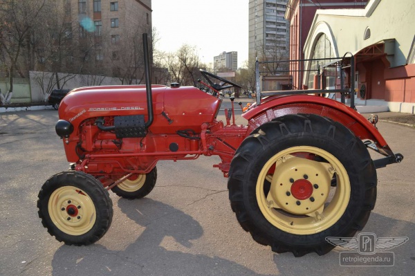 ретро автомобиль PORSCHE DIESEL STANDARD 1960 год выпуска 