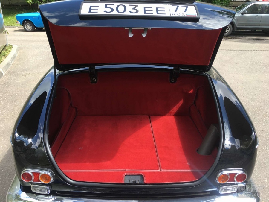 ретро автомобиль BMW 503 Coupe 1960 год выпуска 