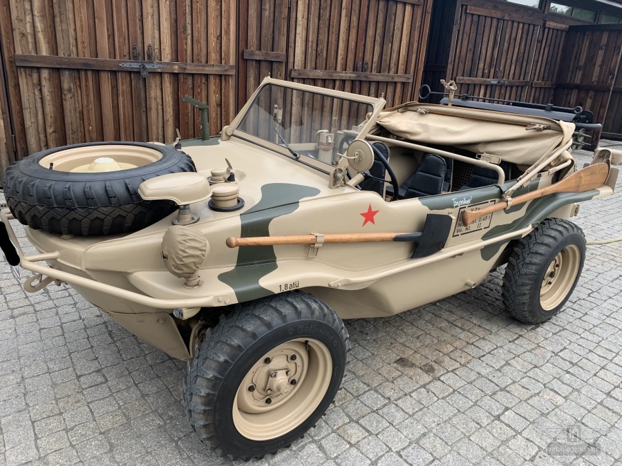 ретро автомобиль Volkswagen Schwimmwagen Typ 166  1943 год выпуска 