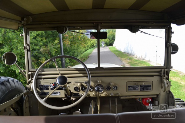 ретро автомобиль Dodge WC56 1942 год выпуска 