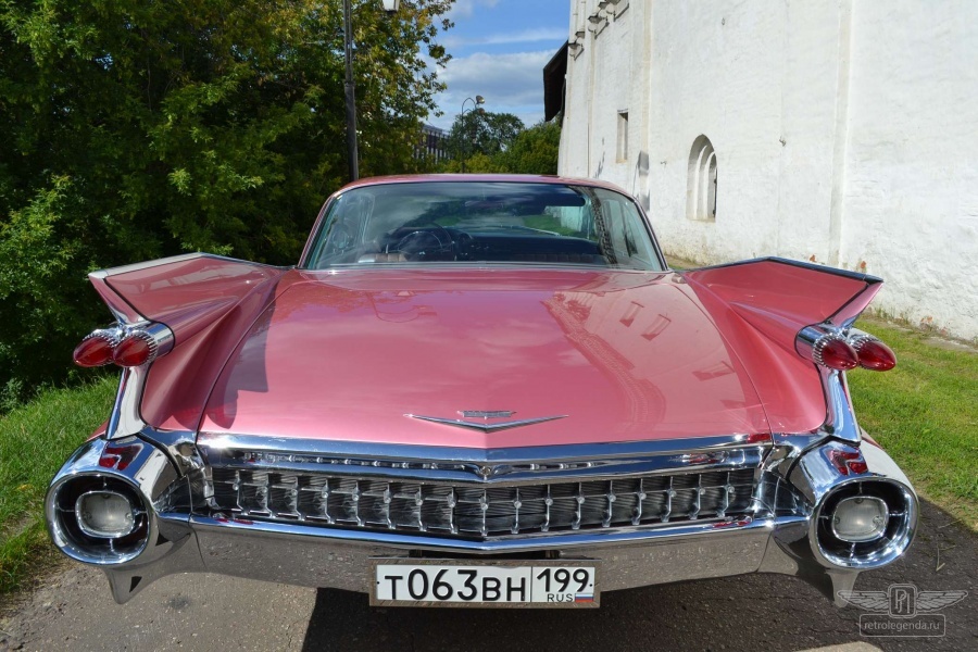 ретро автомобиль Cadillac DeVille Coupe 1959 год выпуска 