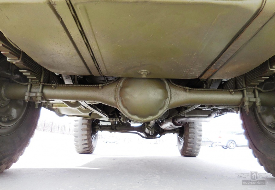 ретро автомобиль Dodge WC58 Radio Command car 1943 год выпуска 