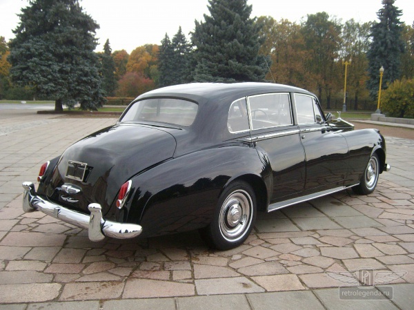ретро автомобиль Rolls Royce Silver Cloud Long Wheelbase Coachwork by Park Ward Ltd. 1958 год выпуска 