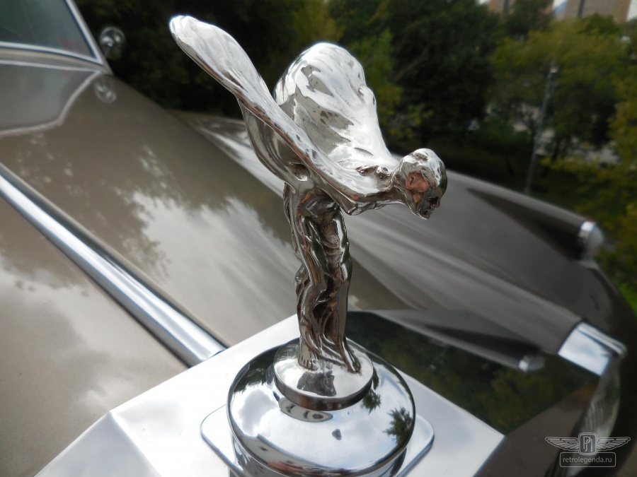 ретро автомобиль ROLLS-ROYCE SILVER CLOUD 1960 год выпуска 