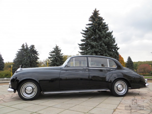 ретро автомобиль Rolls Royce Silver Cloud Long Wheelbase Coachwork by Park Ward Ltd. 1958 год выпуска 